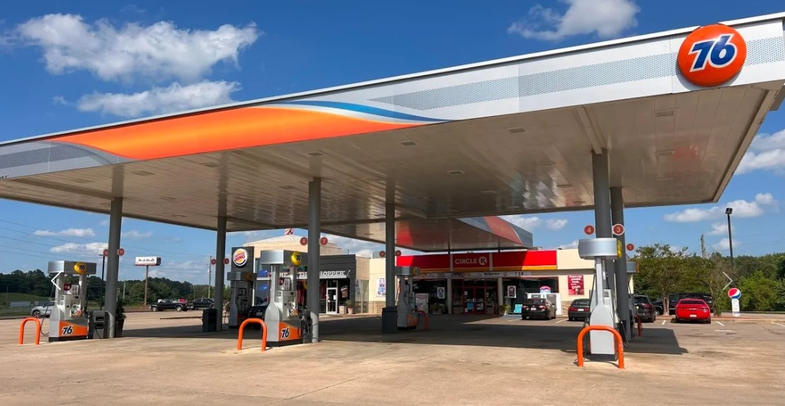 3 Acres Ground Lease w Improvements or Sale